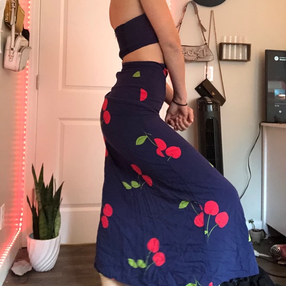 Two Piece Cherry Set with Slit - Picture 3 of 4